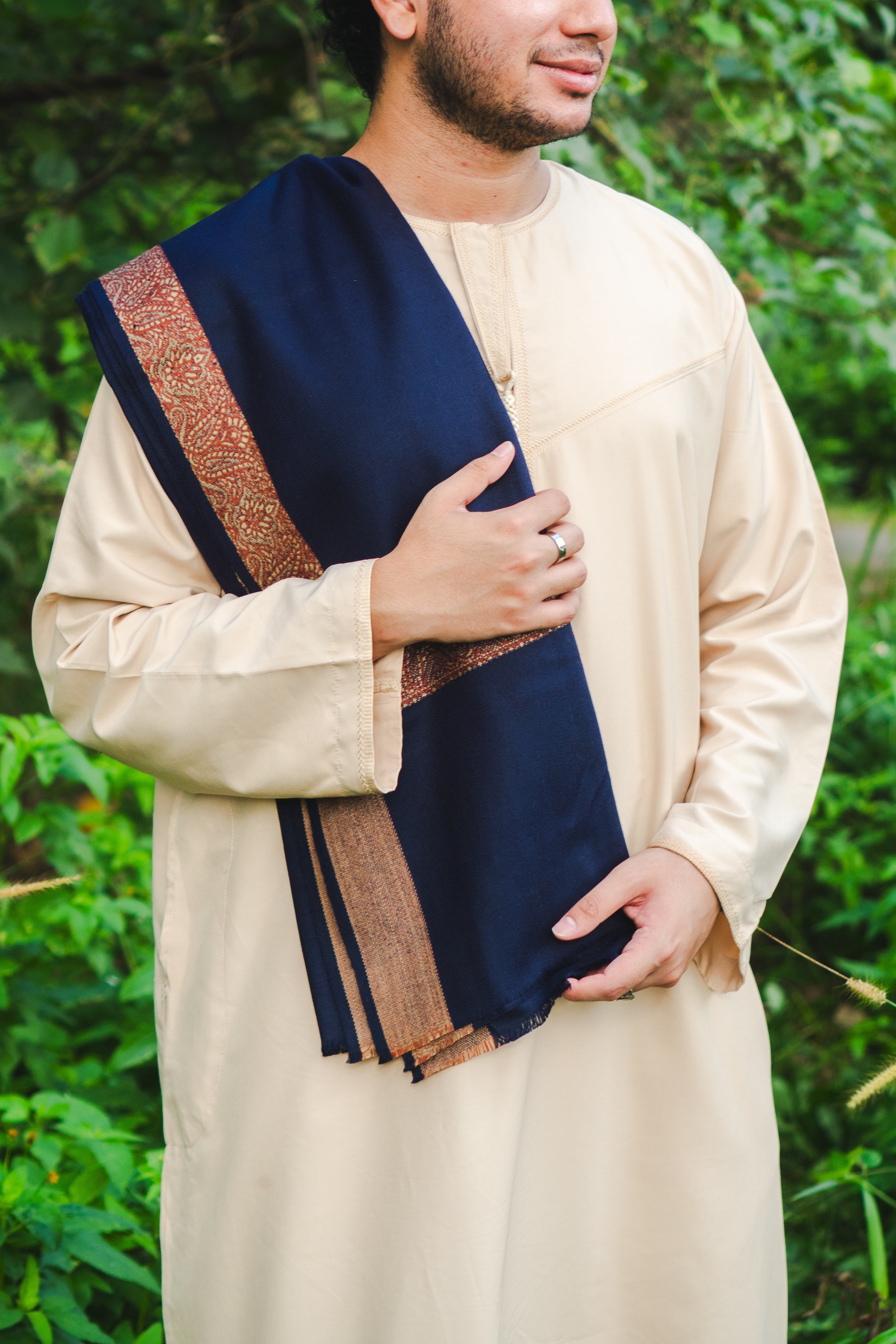 Border Shawl – Light of Modesty